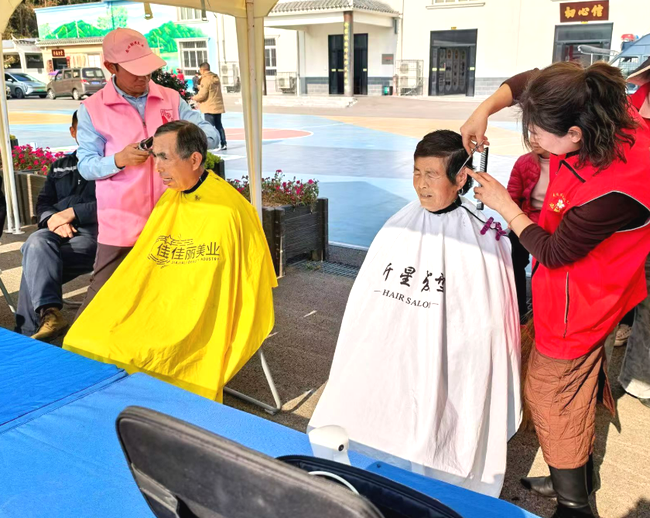 8AxcrjRCDDnrXEkE.png 8AxcrjRCDDnrXEkE.png