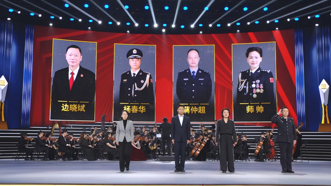 Q6Xes7xMKipX1crC.png Q6Xes7xMKipX1crC.png