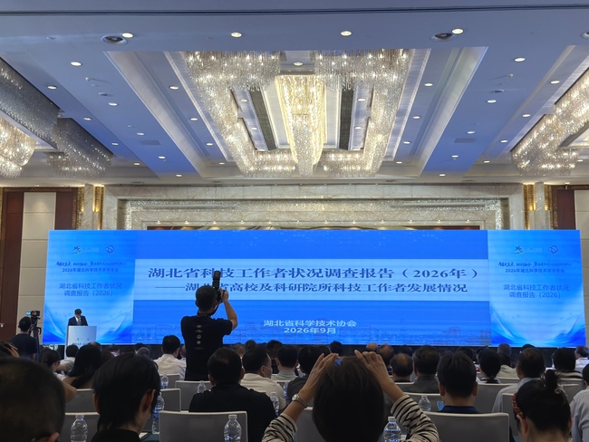 GtCB1Kxmr4rKeMM7.jpg