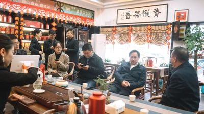 宜昌市夷陵区副区长刘宁带队莅临上海帝芙特国际茶文化广场三峡夷陵茶馆调研交流