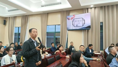 10月26日，在农业局机关举办的道德讲堂上做典型发言